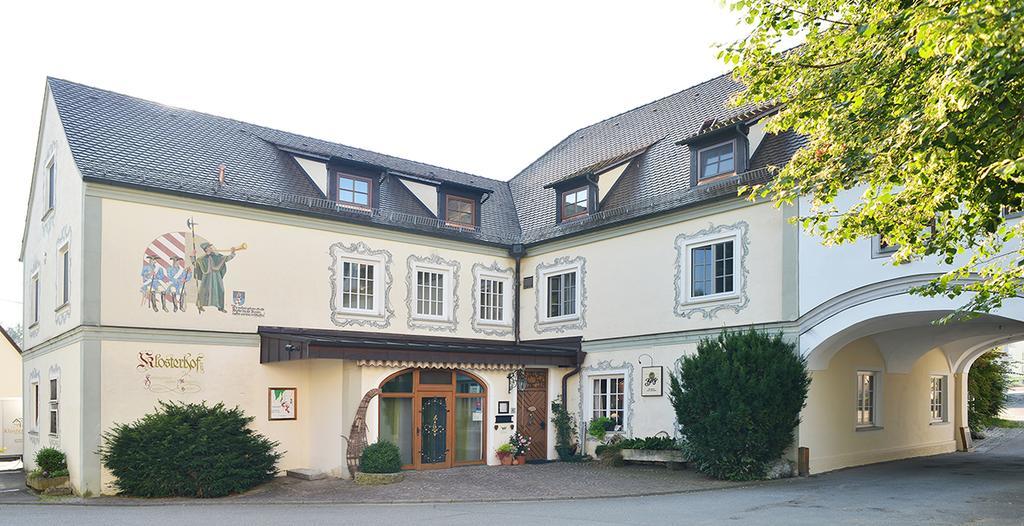 Hotel Restaurant Klosterhof Gutenzell-Hurbel Bagian luar foto
