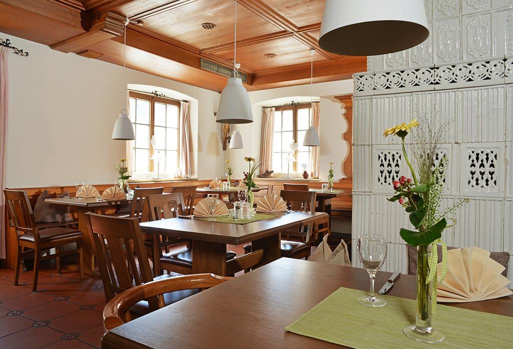 Hotel Restaurant Klosterhof Gutenzell-Hurbel Bagian luar foto